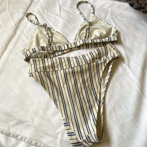 Abercrombie & Fitch S white Striped triangle top high leg bottom swim - Picture 3 of 4